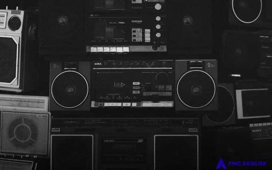 How Log Aggregation Works: ELK Stack, Loki, and More